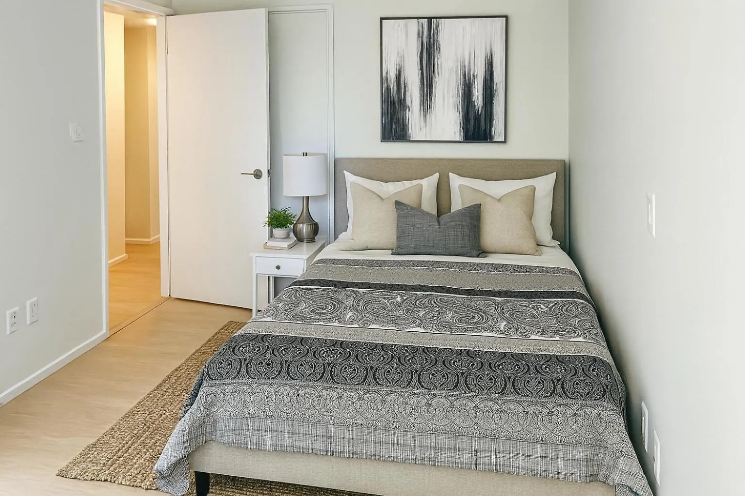 Bright And Airy Condo Steps From Yaletown Amenities Vancouver 0*,  Canada